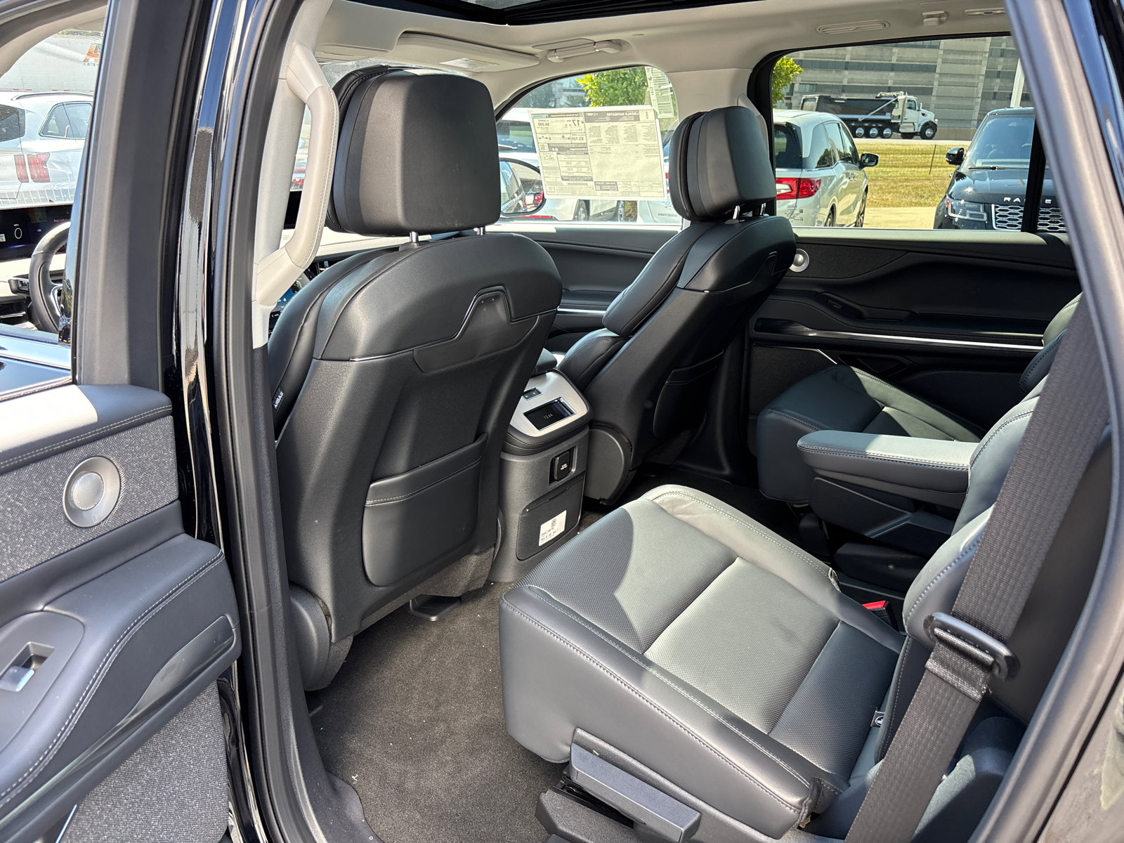 New 2025 Lincoln Navigator Reserve image 28