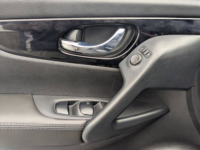 Used 2020 Nissan Rogue Sport SV image 6