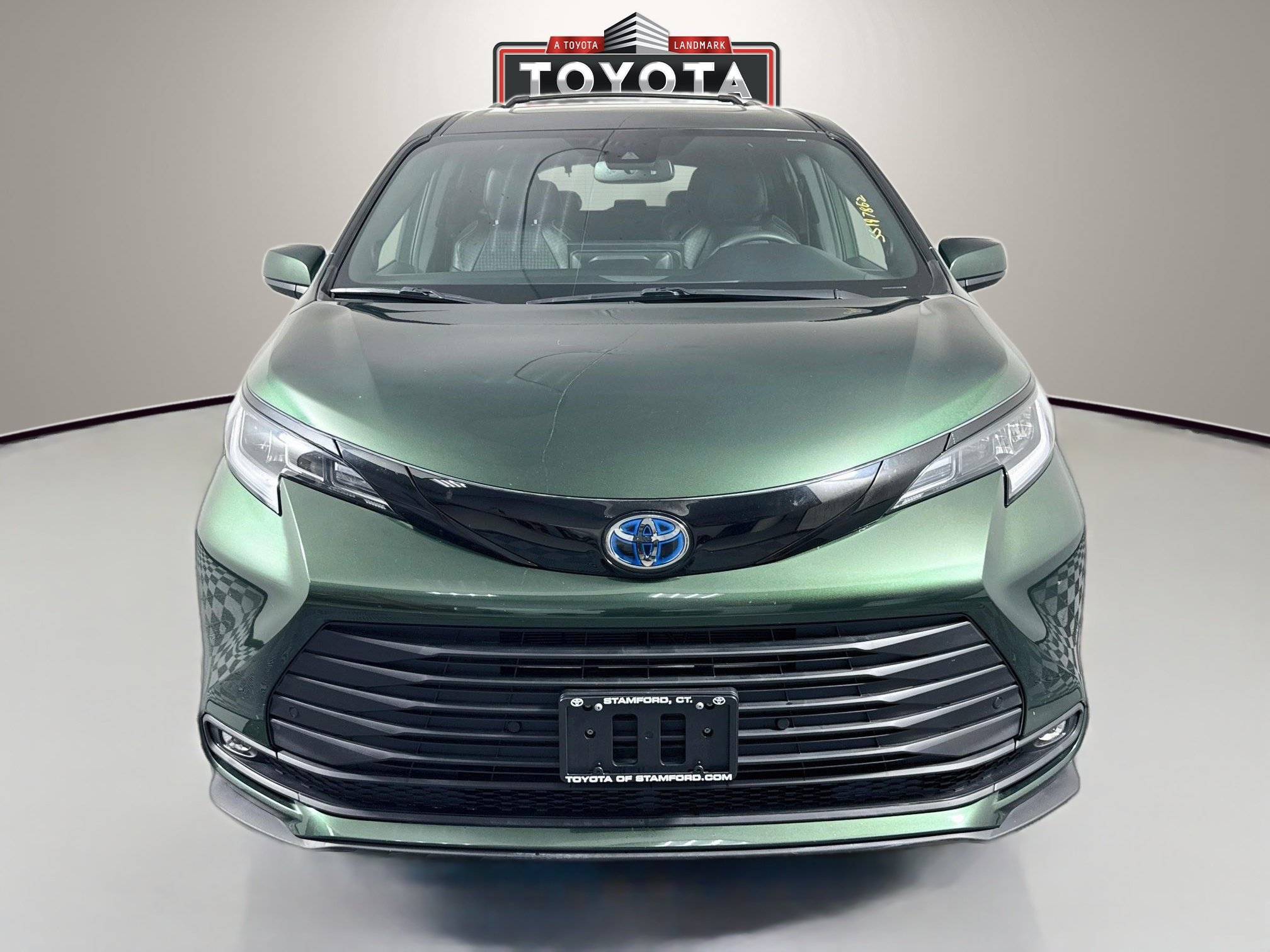 Certified 2025 Toyota Sienna XLE Woodland Edition AWD/4WD image 2