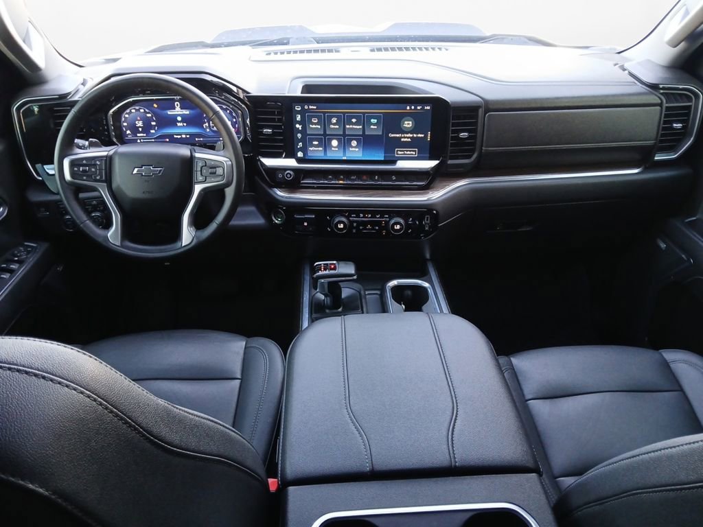 Used 2023 Chevrolet Silverado 1500 LT Trail Boss w/ Convenience Package II image 3