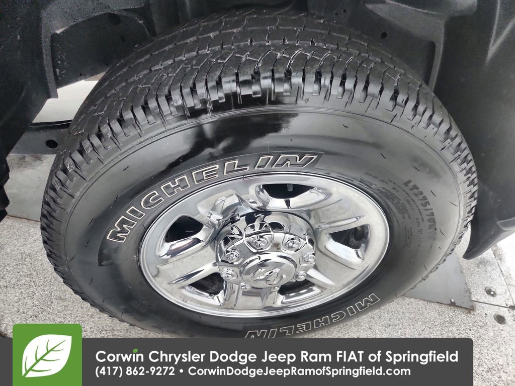 Used 2024 RAM 2500 Tradesman w/ Chrome Appearance Group image 33