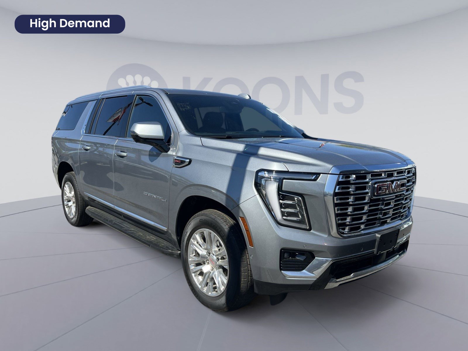 Used 2025 GMC Yukon XL Denali AWD/4WD image 1
