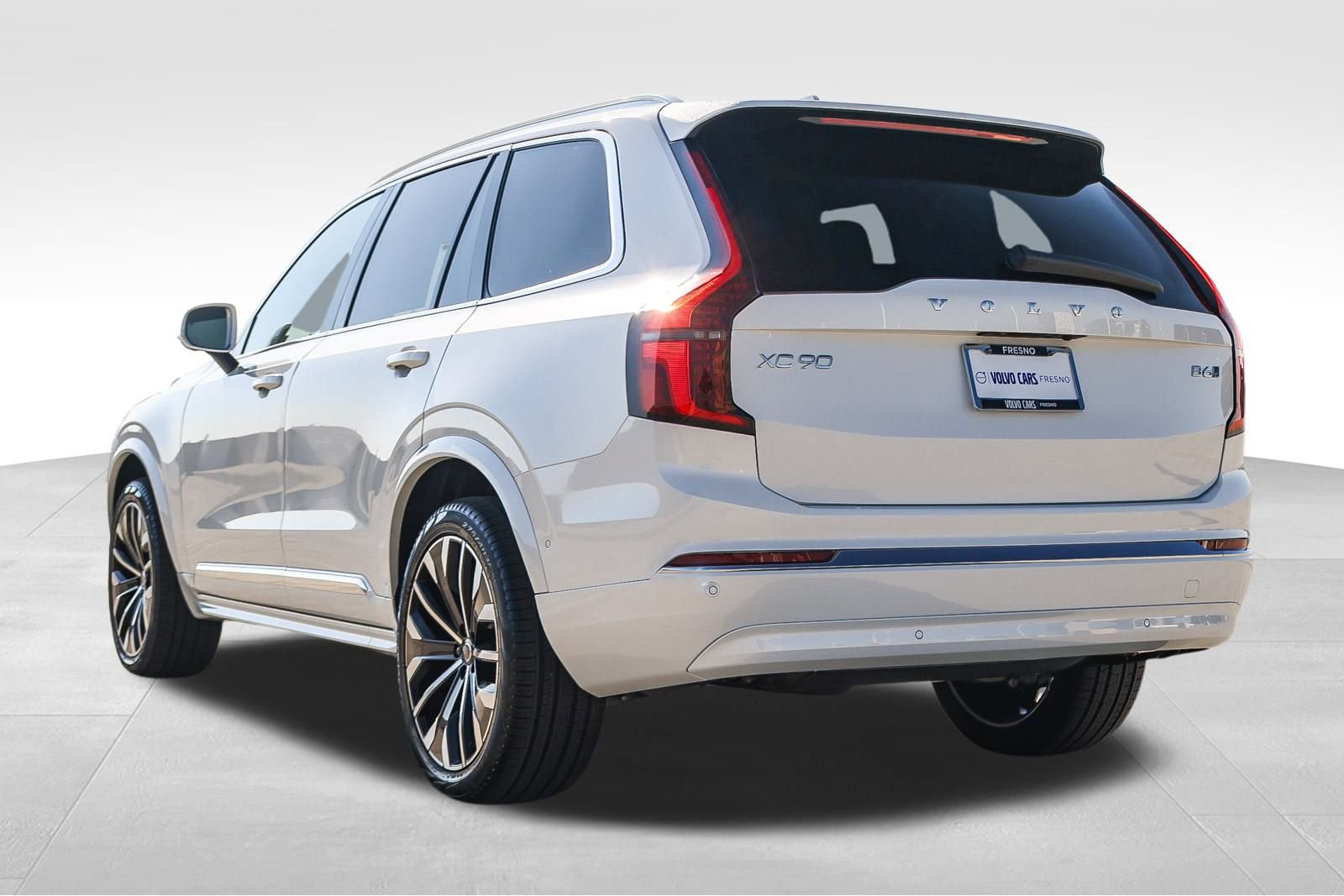 New 2026 Volvo XC90 B6 Ultra w/ Protection Package image 7