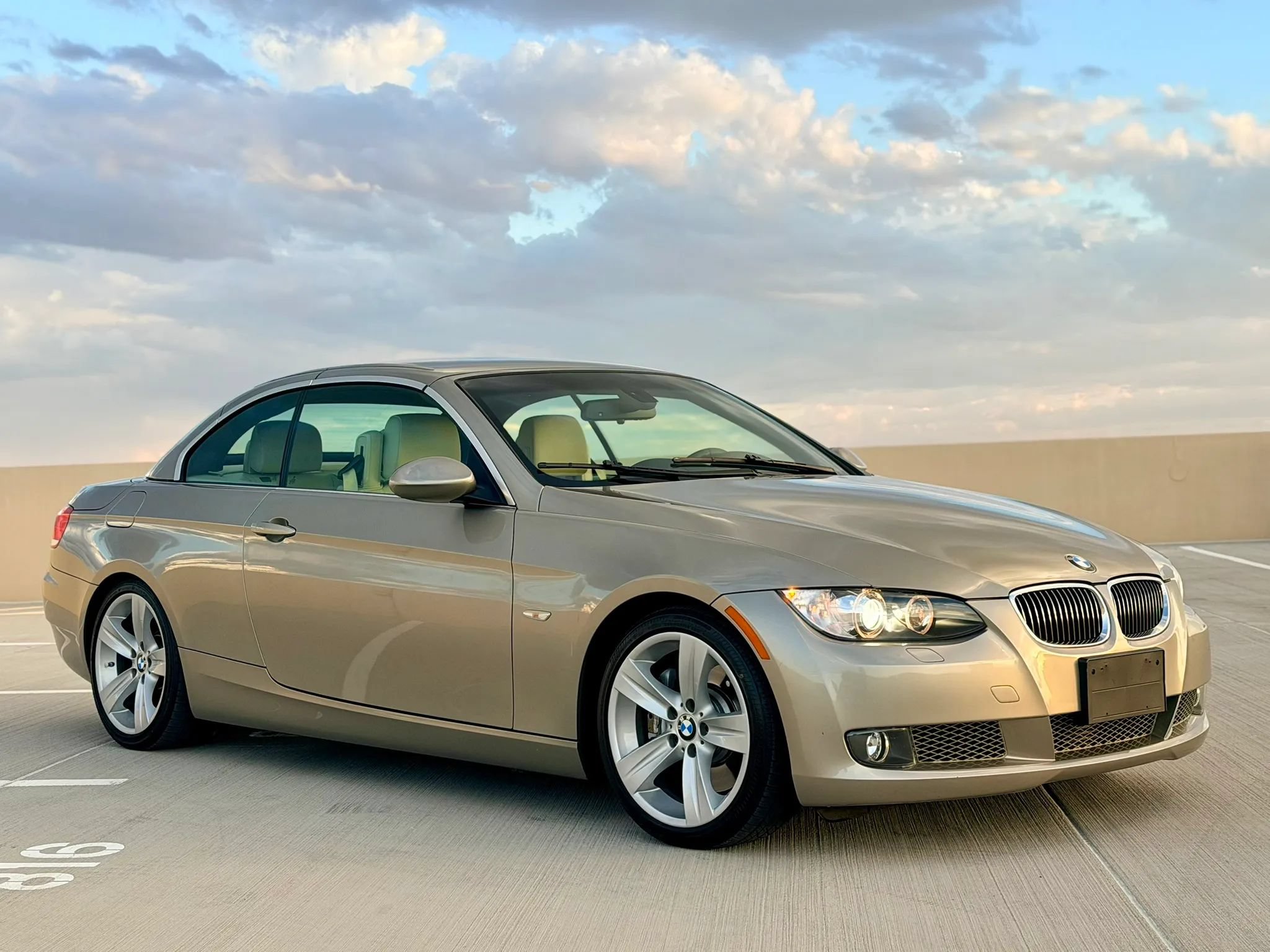 Used 2009 BMW 335i Convertible RWD image 3