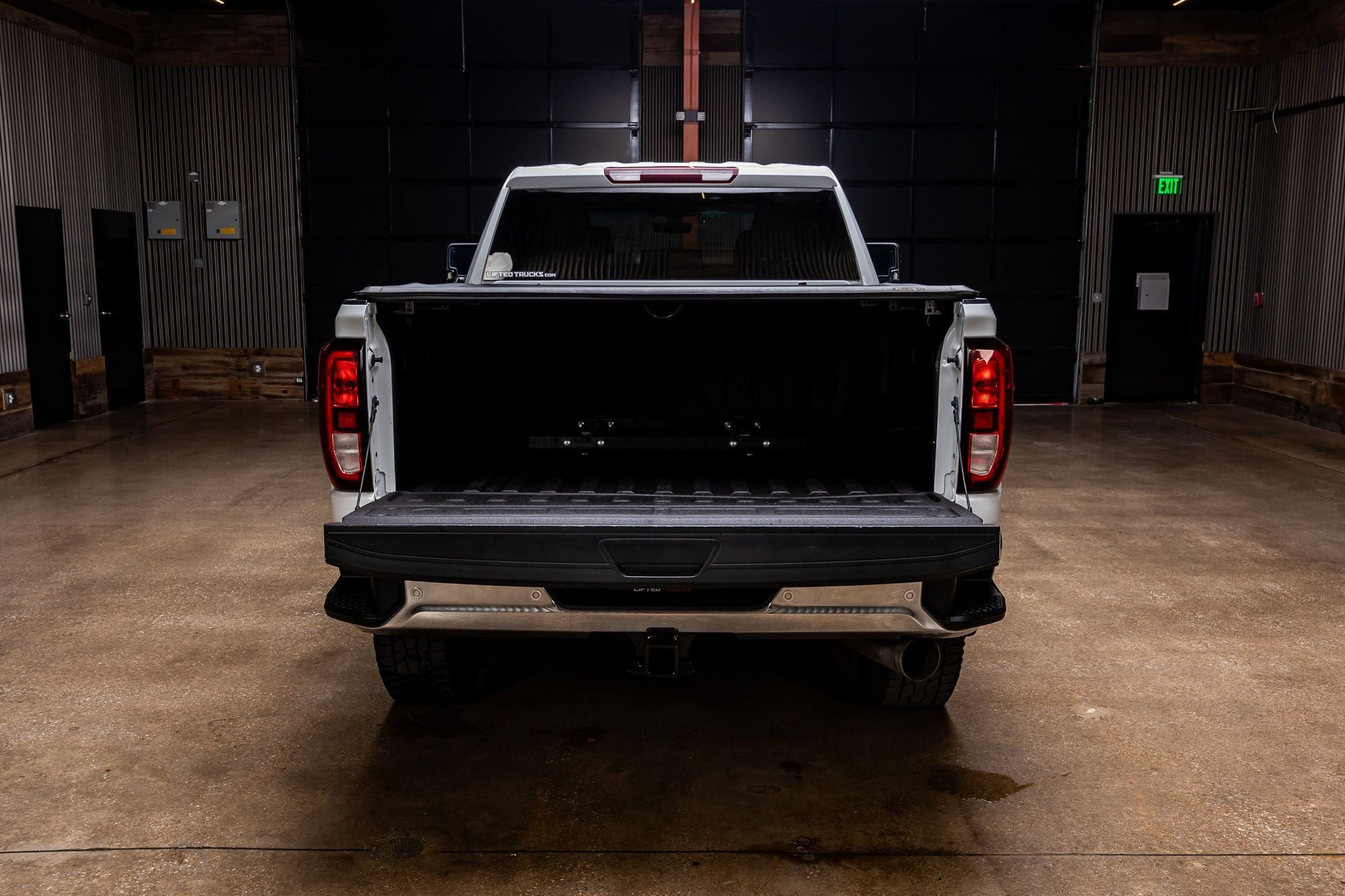 Used 2020 GMC Sierra 2500 4x4 Crew Cab w/ Gooseneck/5TH Wheel Package image 8