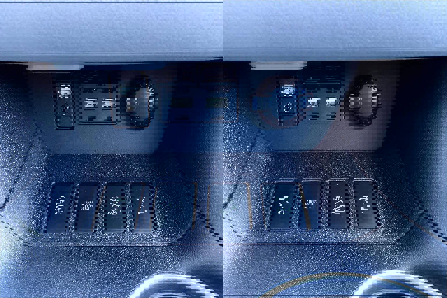 Used 2019 Toyota Highlander XLE w/ Carpet Mat Package (TMS) image 35