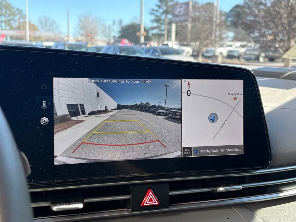 Used 2024 Hyundai Elantra Blue image 16