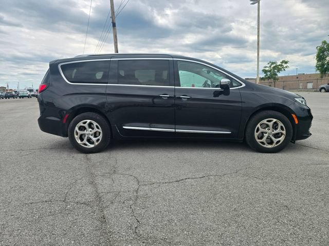 Used 2021 Chrysler Pacifica Limited w/ Premium & Safety Sphere Group AWD/4WD image 2