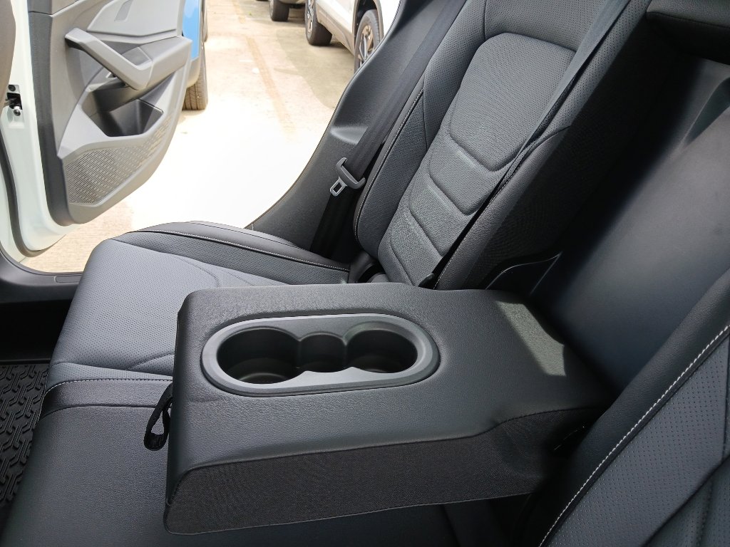 New 2026 Volkswagen Jetta SEL FWD image 20