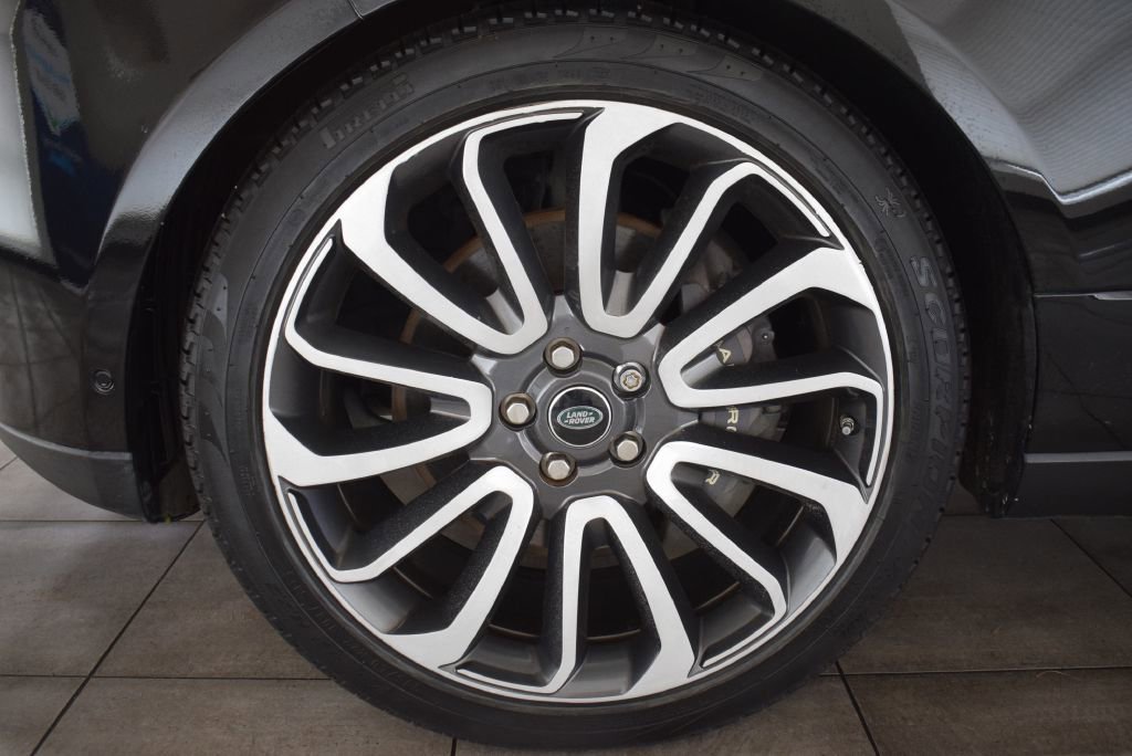 Used 2019 Land Rover Range Rover Long Wheelbase Supercharged image 35
