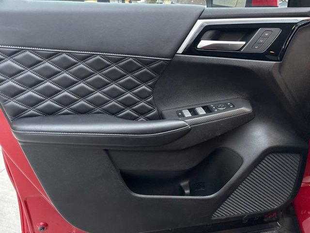 Used 2024 Mitsubishi Outlander SEL Black Edition image 22