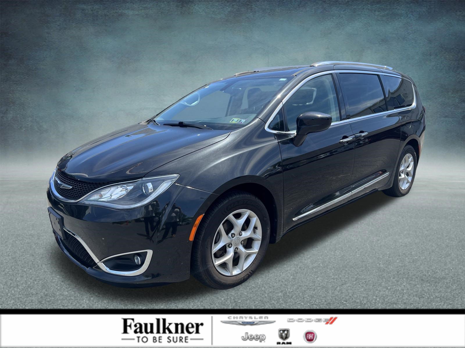 Used 2018 Chrysler Pacifica Touring-L Plus w/ Tire & Wheel Group