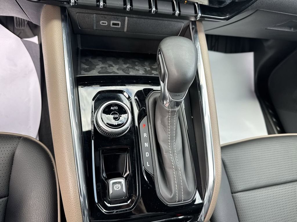 Used 2024 GMC Canyon Denali image 26