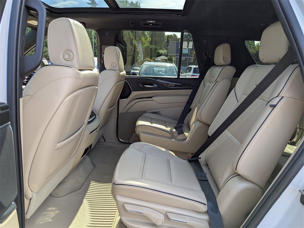 Used 2022 Cadillac Escalade Premium Luxury image 30