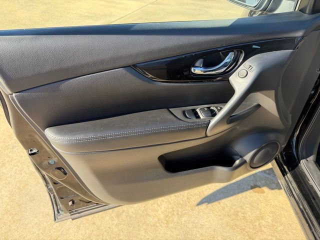 Used 2022 Nissan Rogue Sport SL image 11