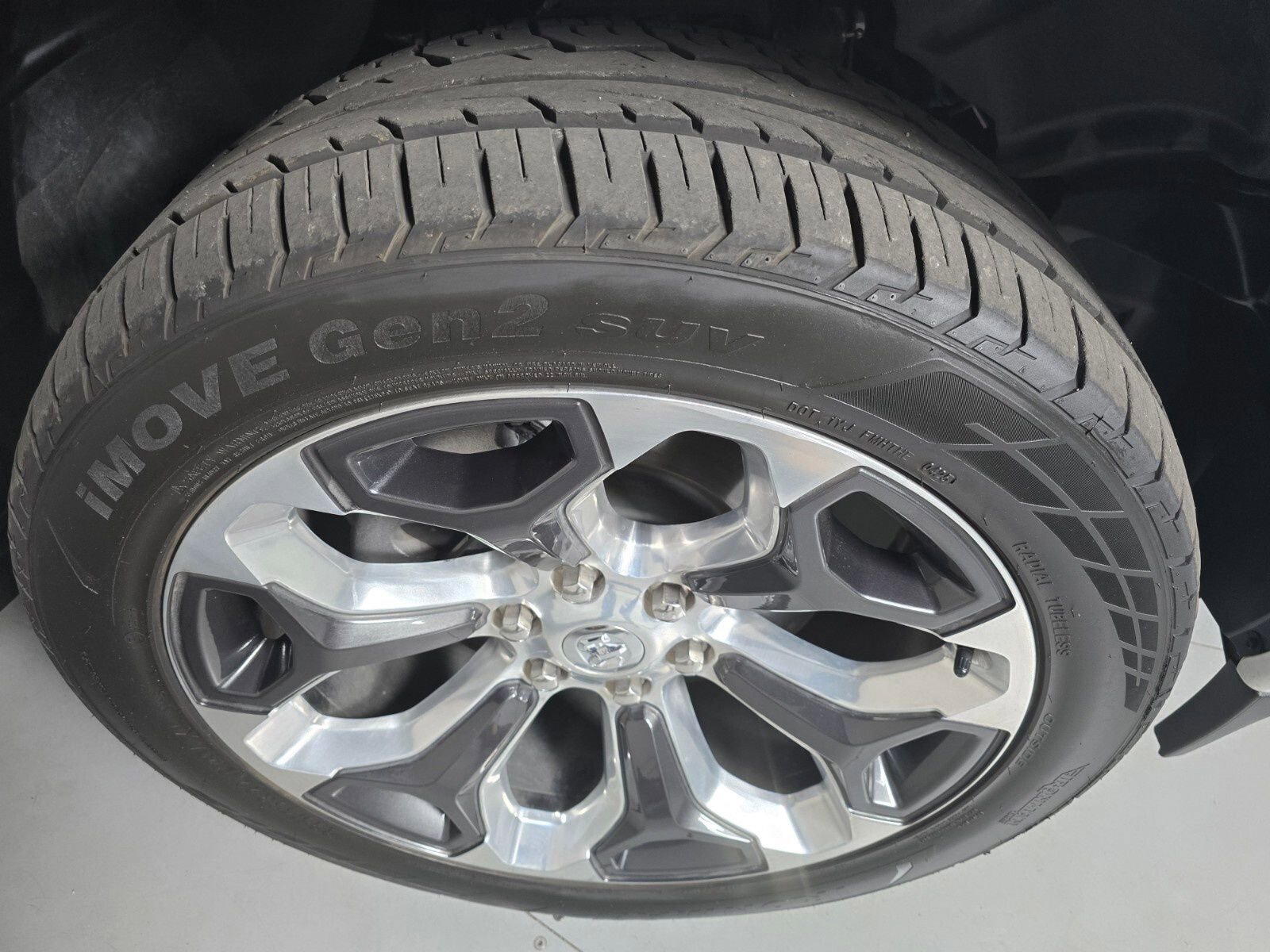 Used 2024 RAM 1500 Limited image 12