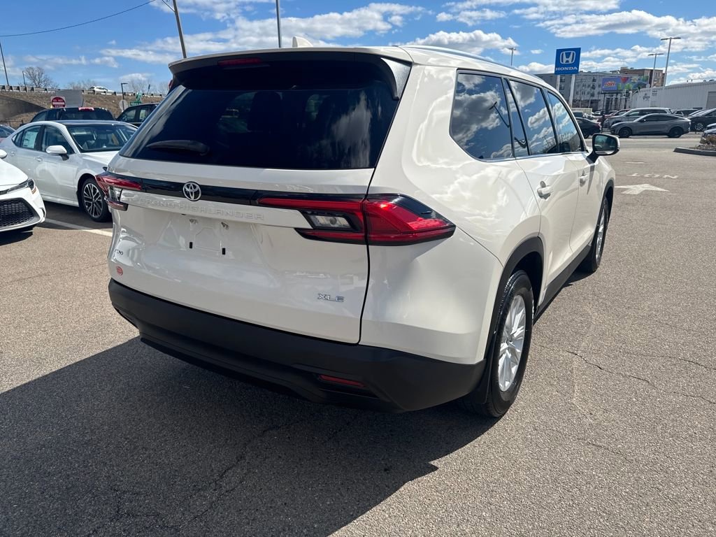 Used 2024 Toyota Grand Highlander XLE image 9