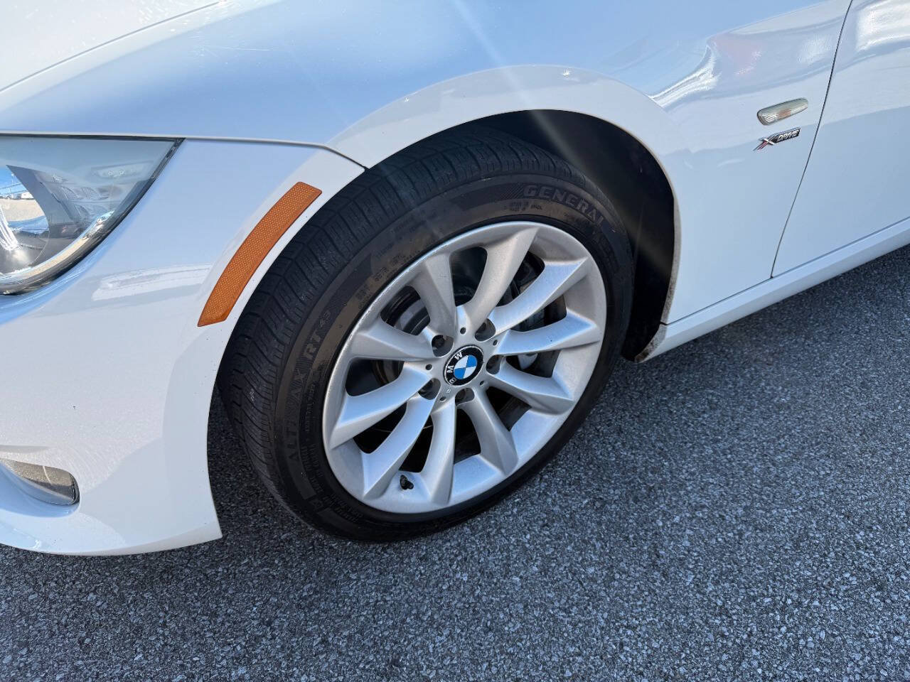 Used 2011 BMW 335i xDrive Coupe w/ Premium Pkg AWD/4WD image 17