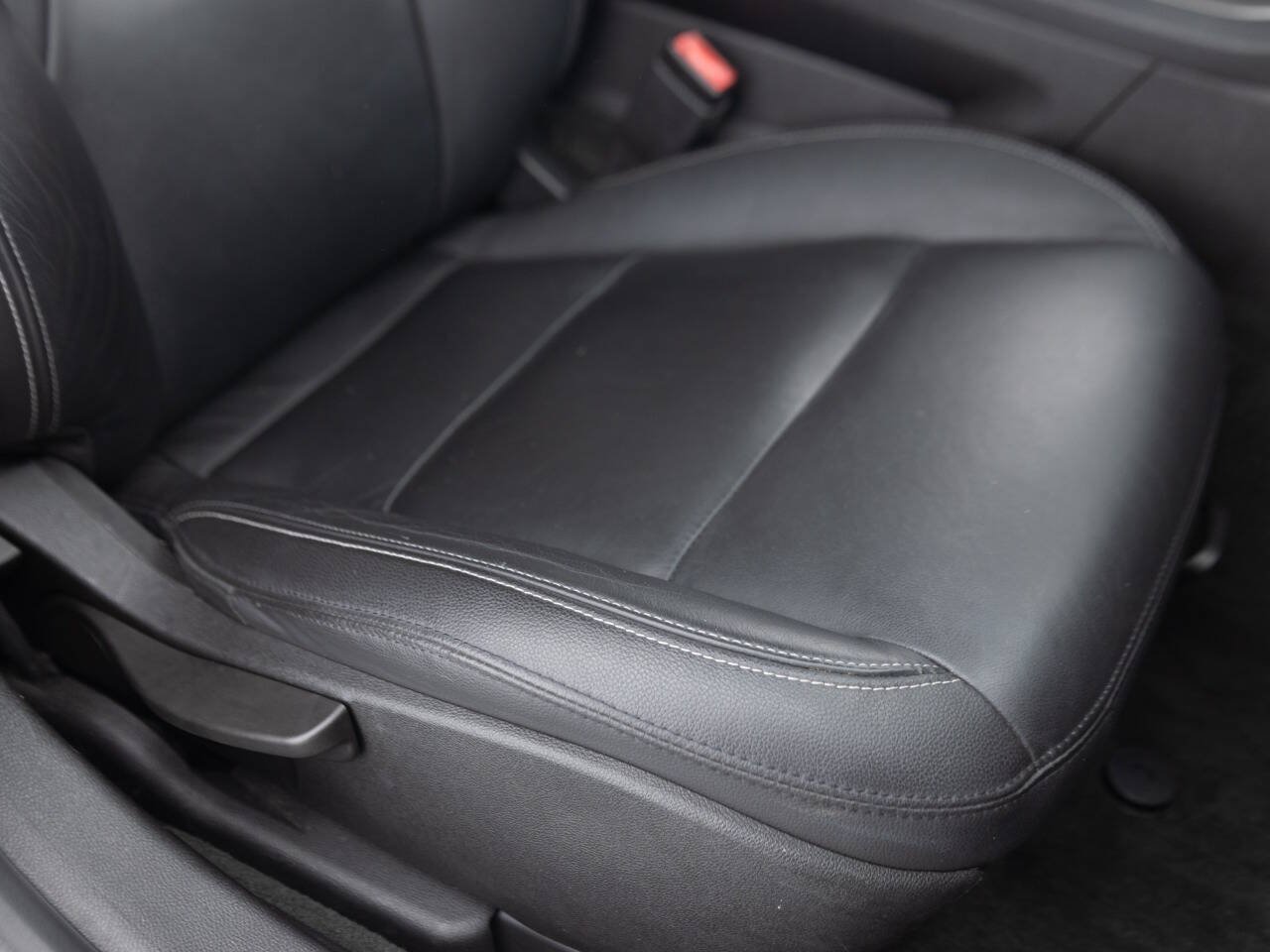 Used 2013 Chevrolet Volt Premium w/ Premium Trim Package FWD image 27