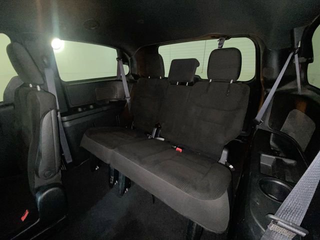 Used 2017 Dodge Grand Caravan SE FWD image 12