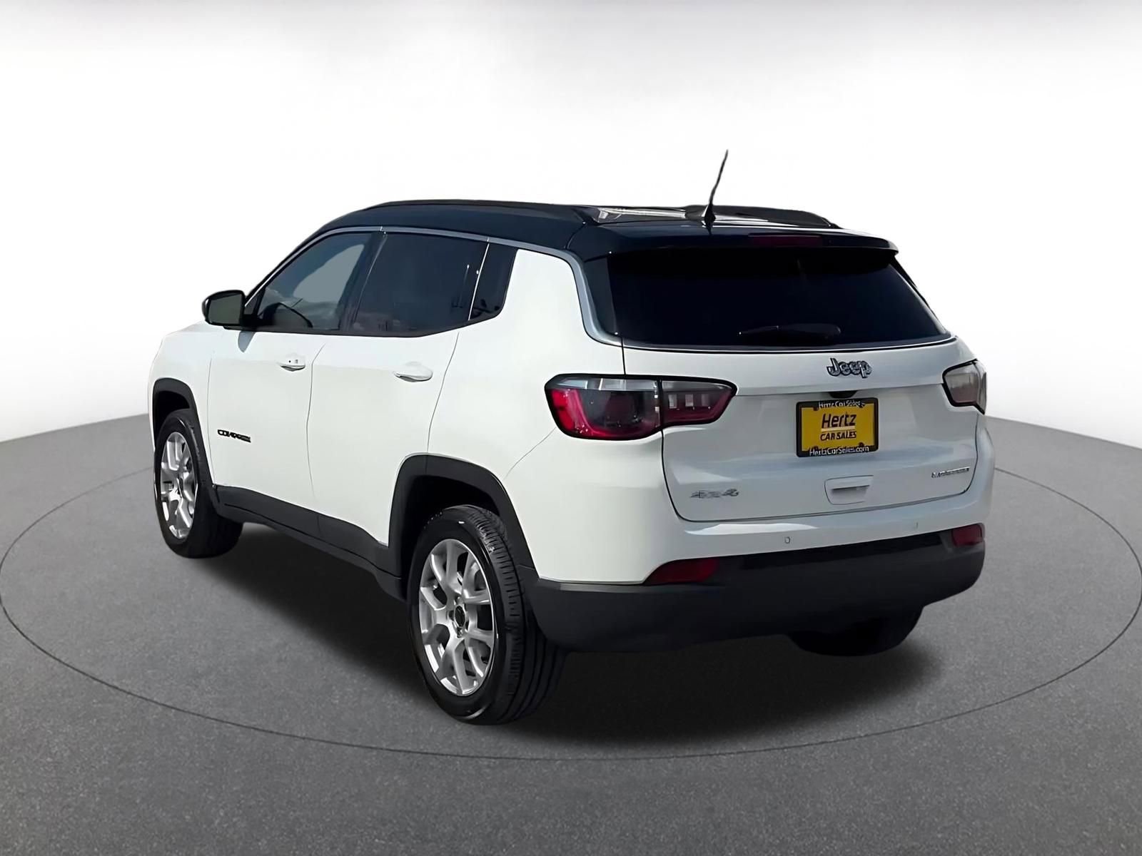 Used 2025 Jeep Compass Limited AWD/4WD image 11