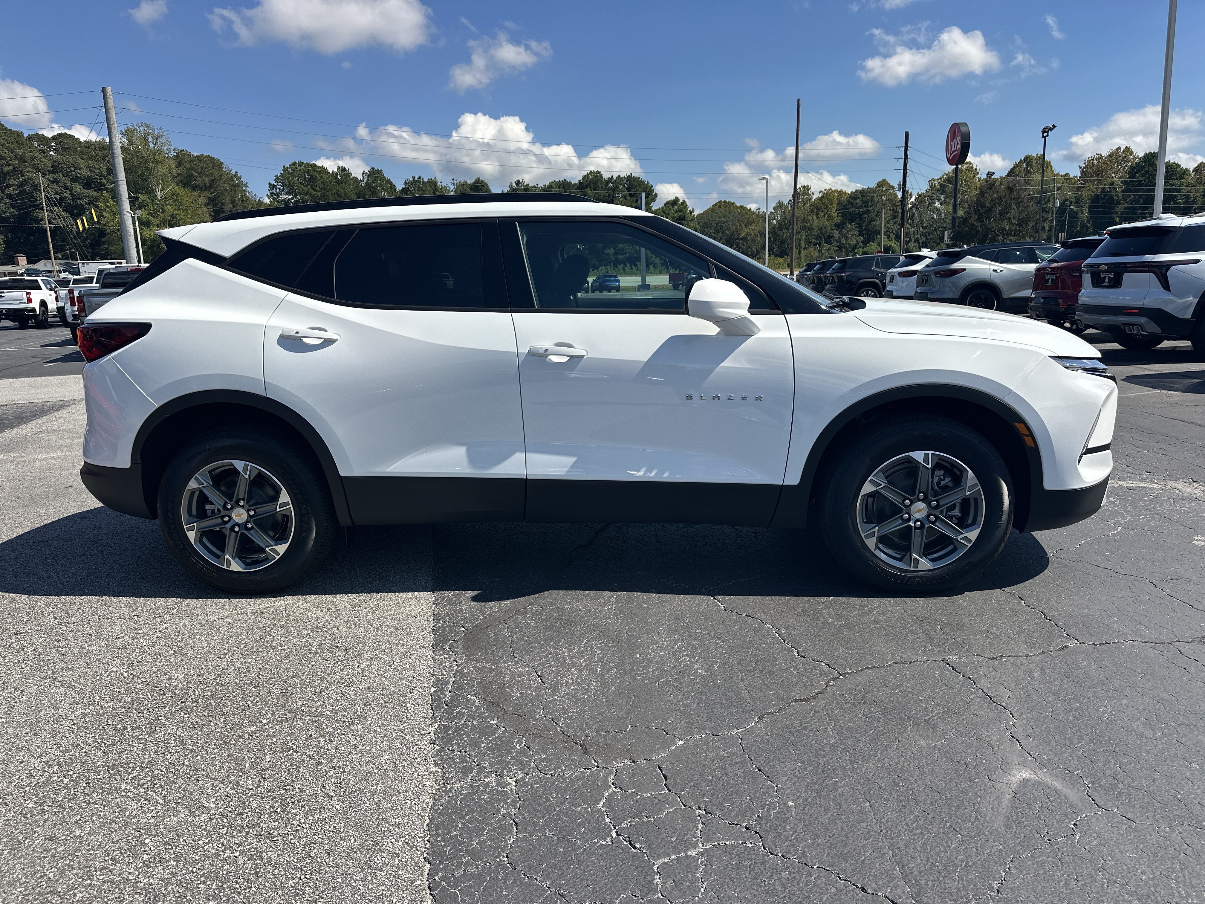 New 2026 Chevrolet Blazer LT w/ Convenience Package FWD image 9
