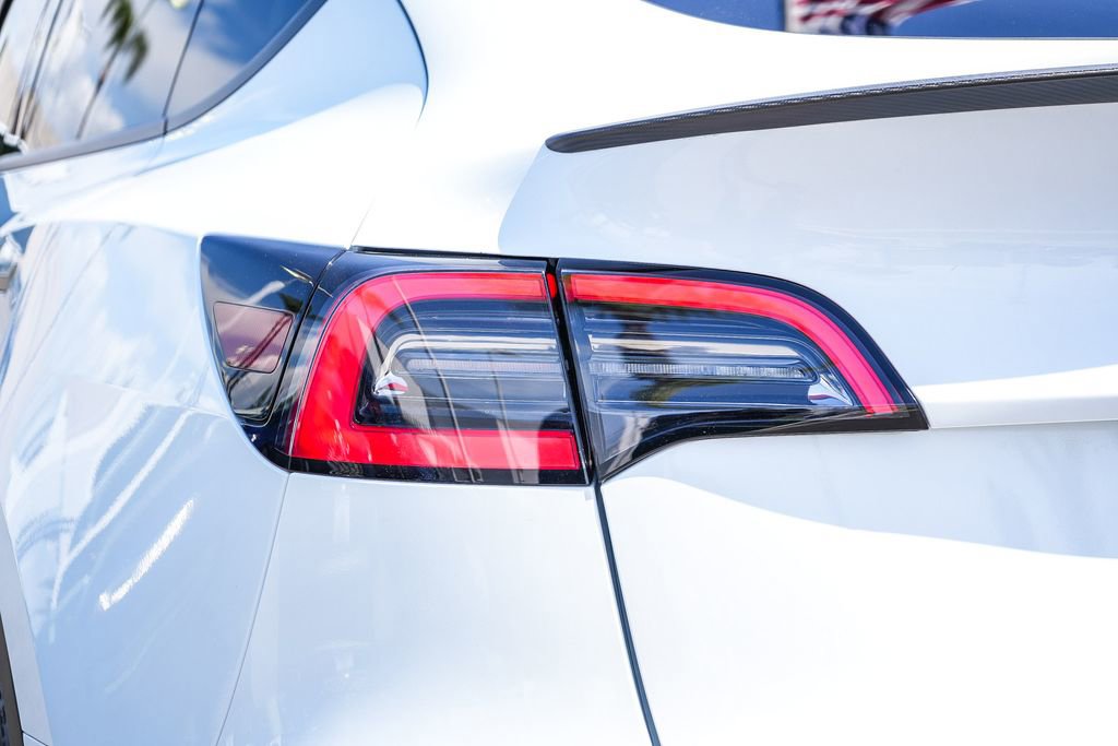 Used 2025 Tesla Model Y Performance AWD/4WD image 10