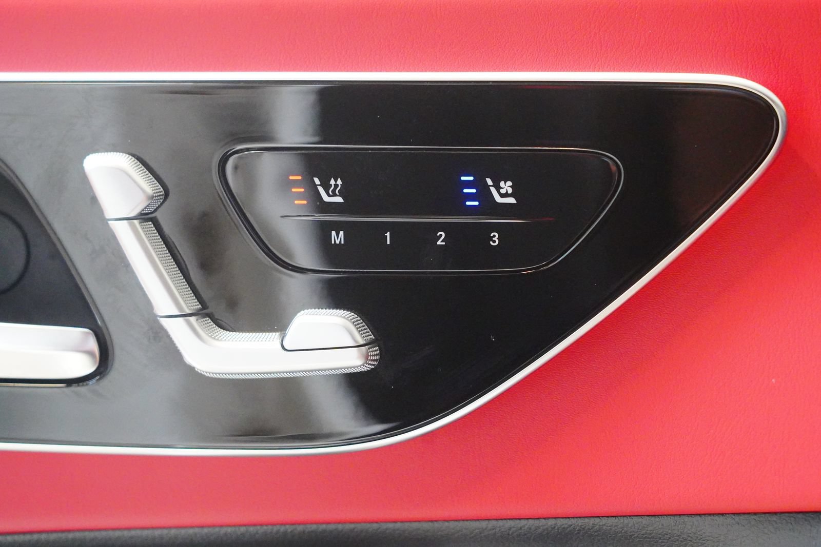 Used 2025 Mercedes-Benz CLE 53 AMG 4MATIC Coupe image 28