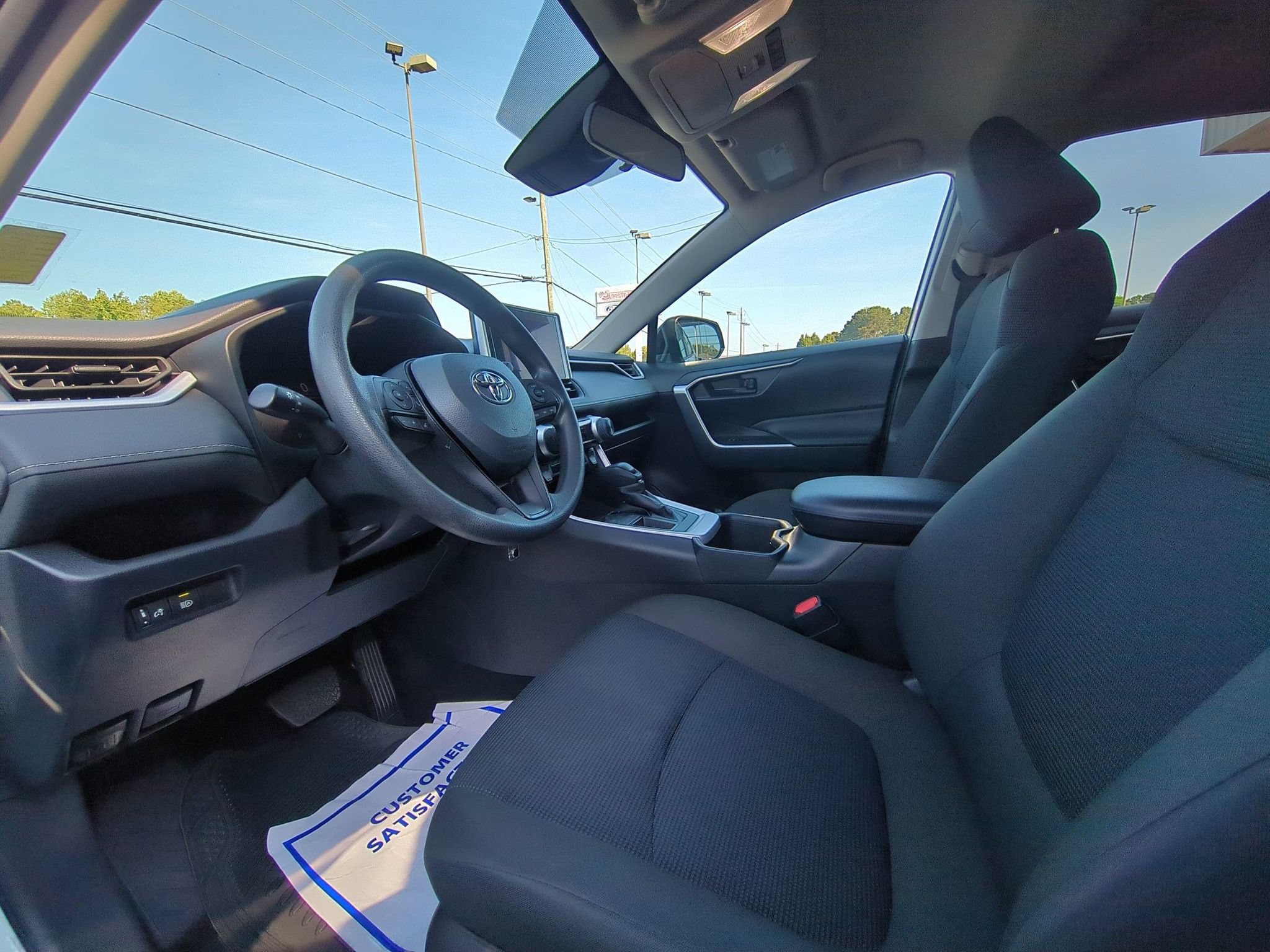 Used 2024 Toyota RAV4 LE FWD image 13