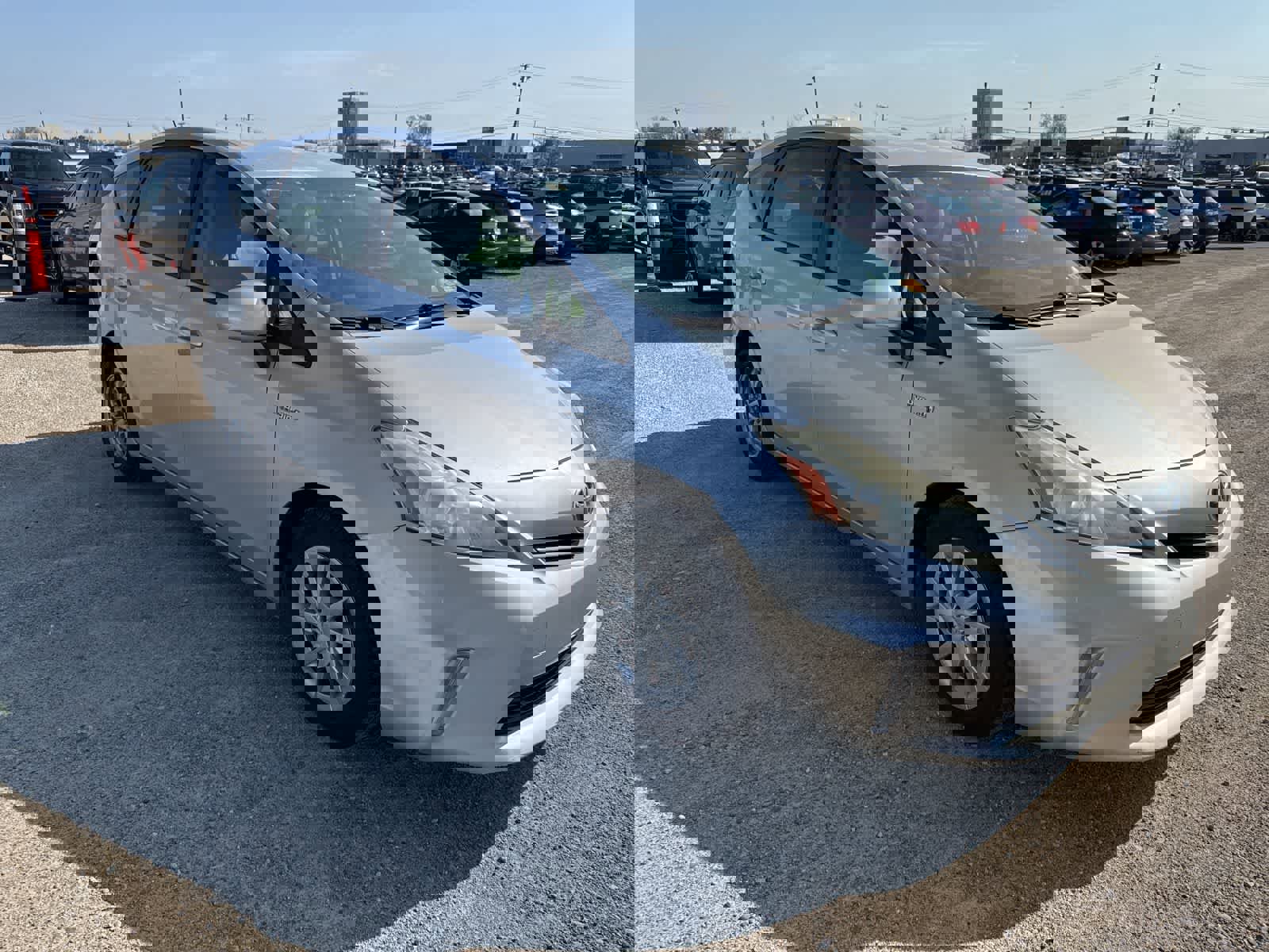 Used 2014 Toyota Prius V Three FWD image 4