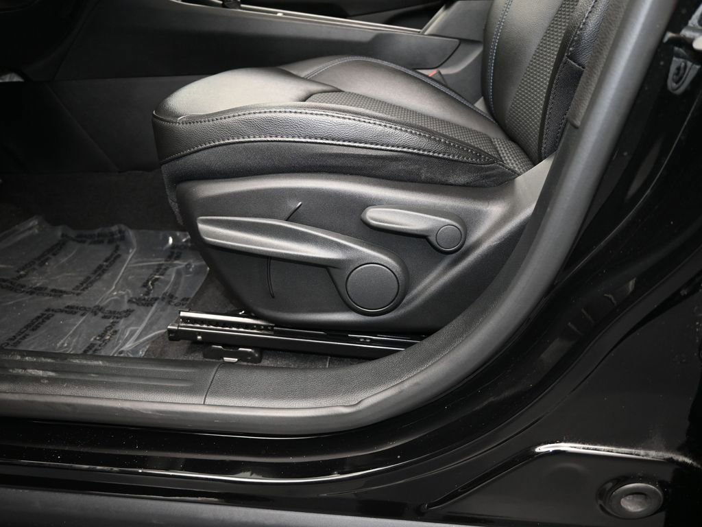 Used 2024 Jeep Compass Latitude image 16