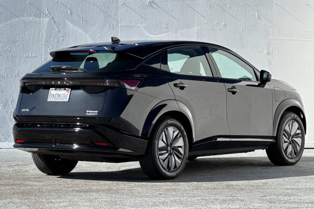 Used 2024 Nissan Ariya AWD image 3