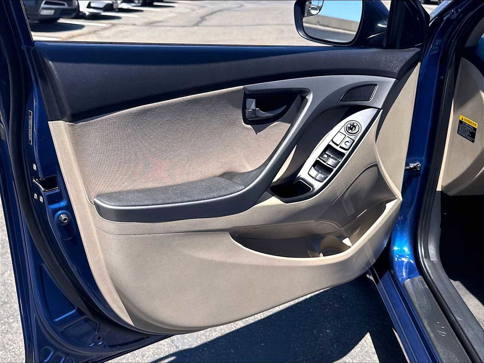 Used 2015 Hyundai Elantra SE w/ Option Group 02 FWD image 24