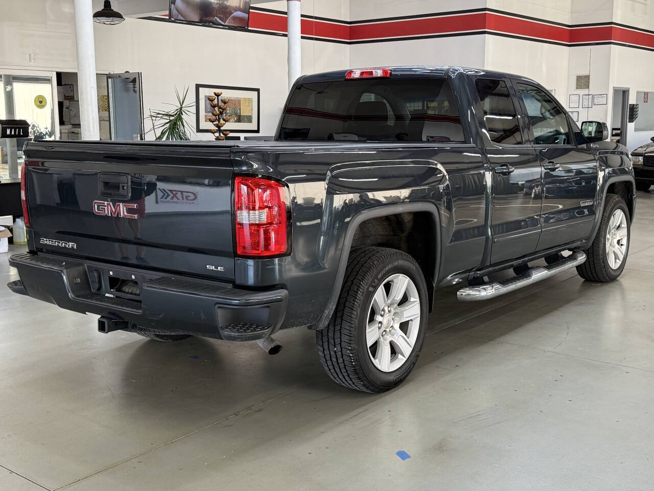 Used 2018 GMC Sierra 1500 SLE w/ SLE Value Package AWD/4WD image 5