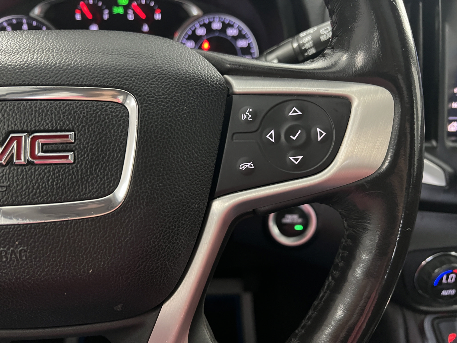Used 2020 GMC Terrain SLT w/ Preferred Package FWD image 27