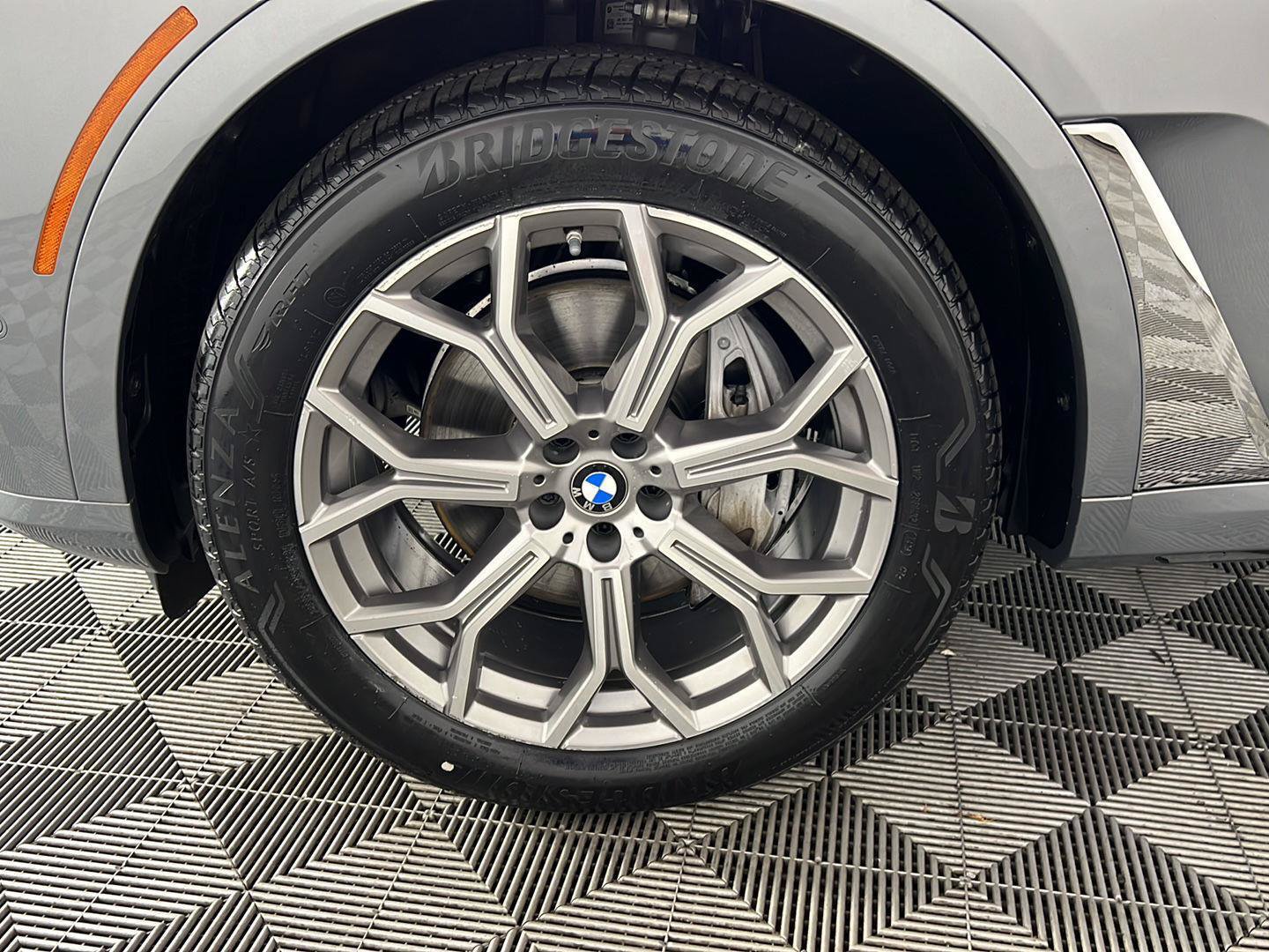 Certified 2024 BMW X7 xDrive40i w/ Premium Package AWD/4WD image 14
