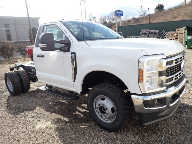 New 2026 Ford F350 XL w/ XL Chrome Package AWD/4WD image 9