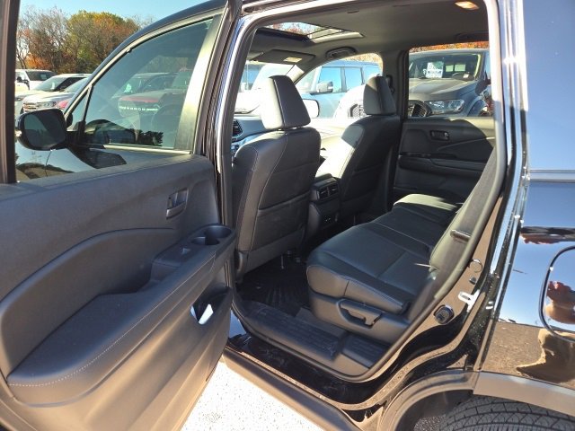 Used 2025 Honda Passport EX-L image 17