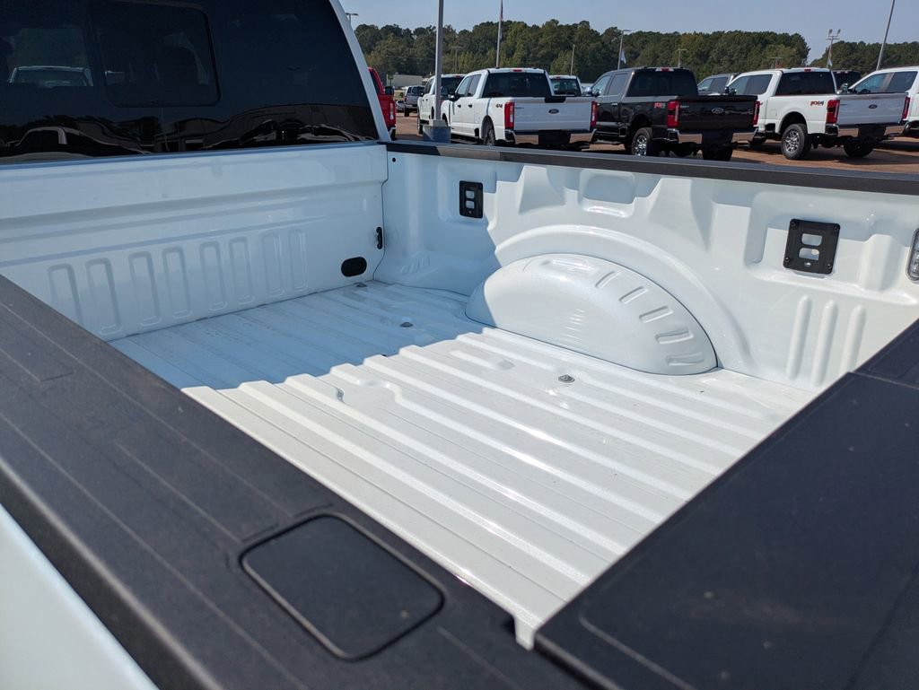 New 2026 Ford F350 Platinum w/ FX4 Off-Road Package image 7
