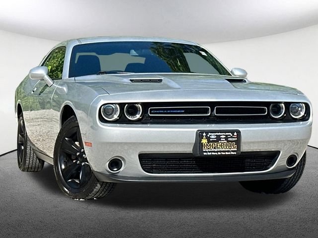 Used 2023 Dodge Challenger SXT RWD image 2
