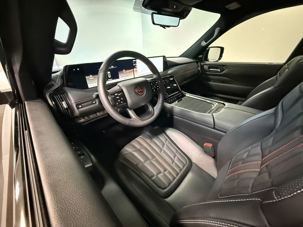 Used 2026 Nissan Armada PRO-4X AWD/4WD image 2