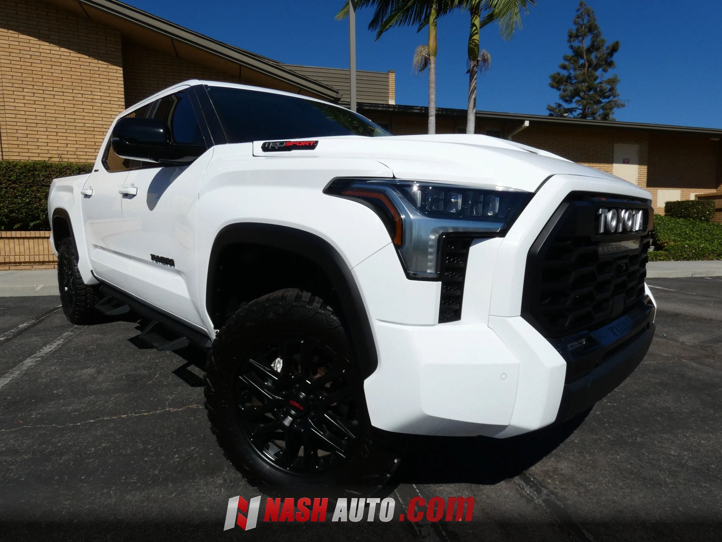 Used 2024 Toyota Tundra Limited AWD/4WD image 6
