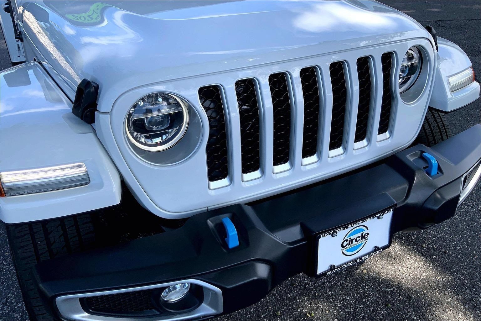 Used 2022 Jeep Wrangler Unlimited Sahara w/ Cold Weather Group AWD/4WD image 26