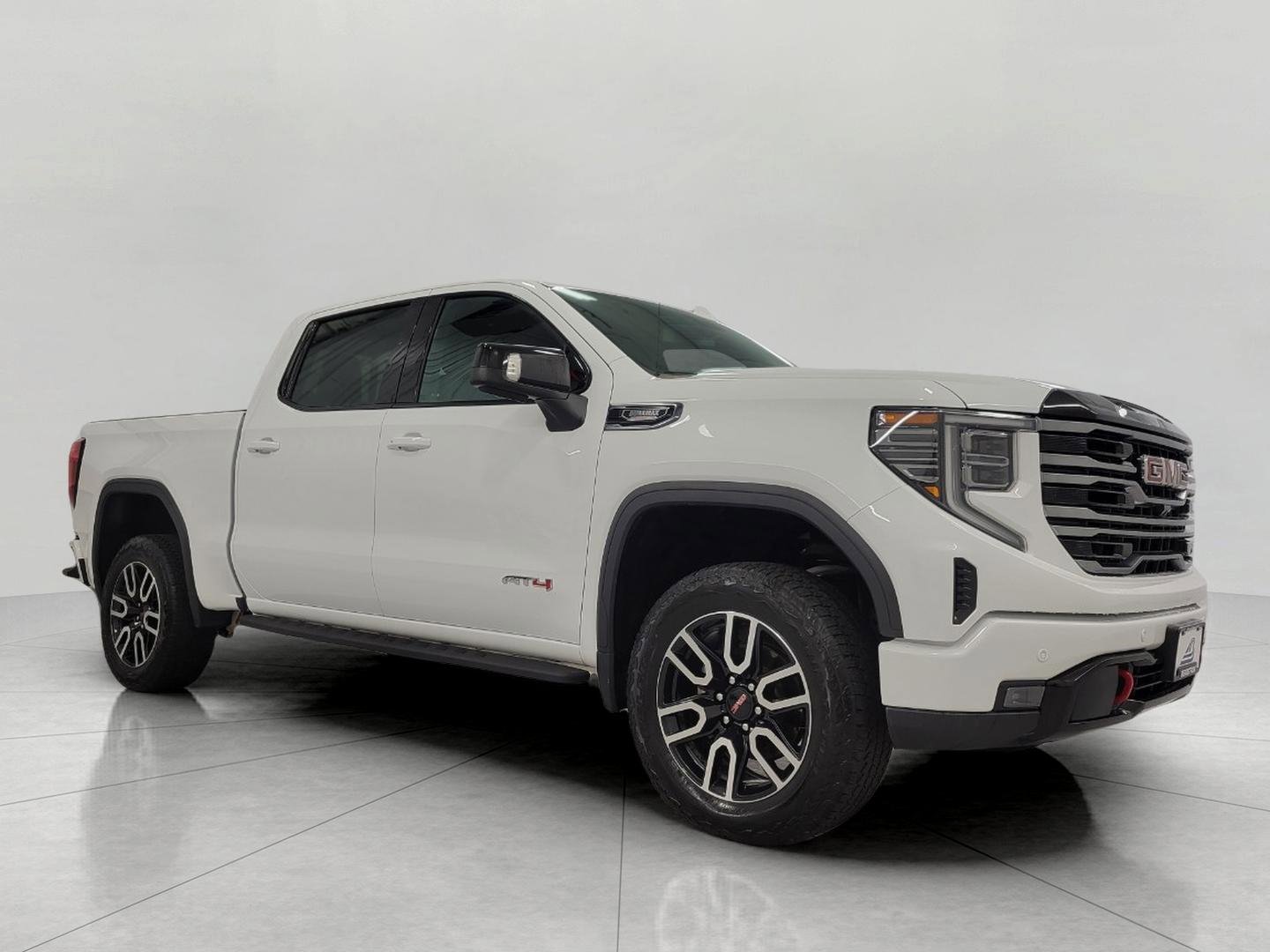 Used 2025 GMC Sierra 1500 AT4 w/ AT4 Premium Package AWD/4WD image 1