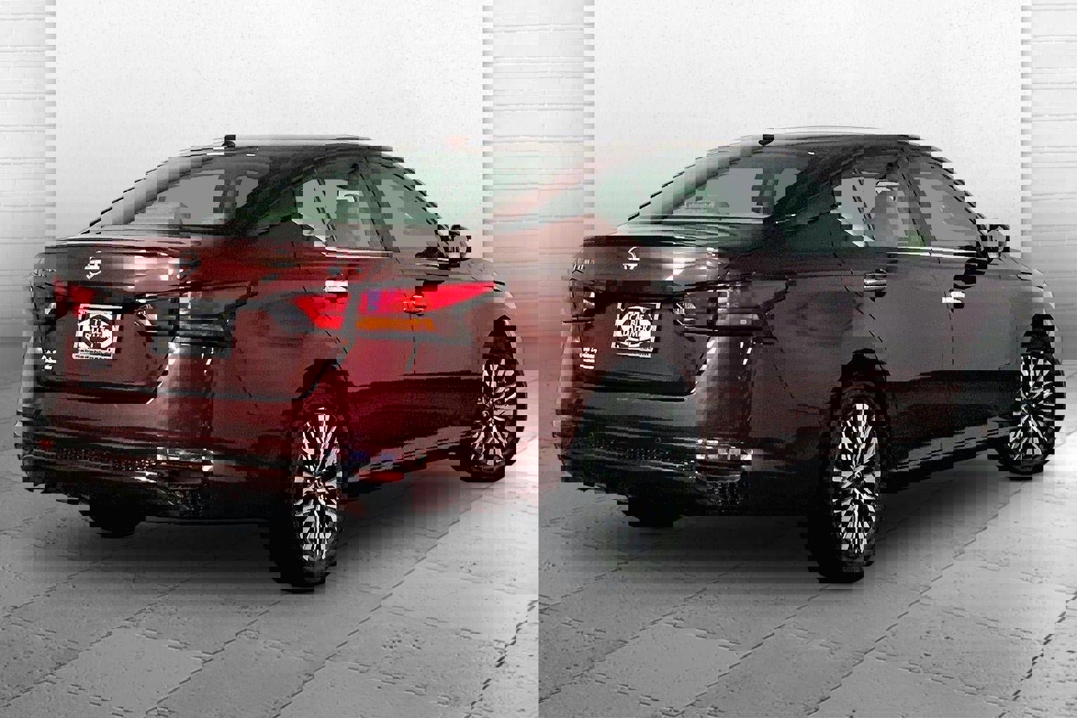 Used 2025 Nissan Altima 2.5 SV image 13