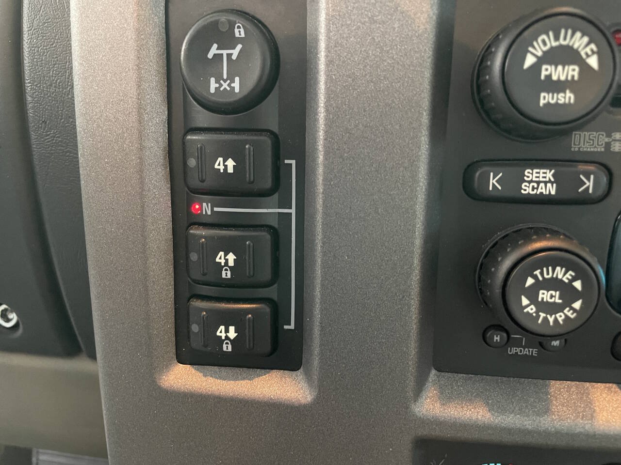 Used 2004 HUMMER H2 AWD/4WD image 24