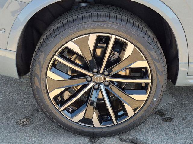 New 2026 Volvo XC90 B5 Plus w/ Protection Package Premier AWD/4WD image 6