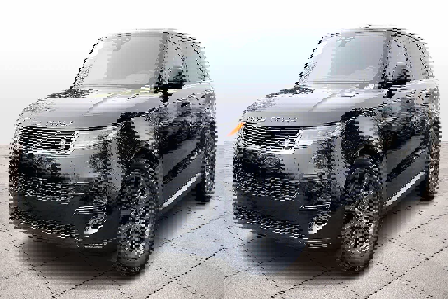 Used 2025 Land Rover Range Rover Sport image 1