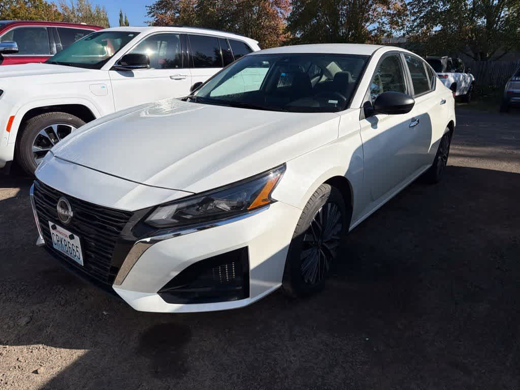 Used 2025 Nissan Altima 2.5 SV AWD/4WD image 2