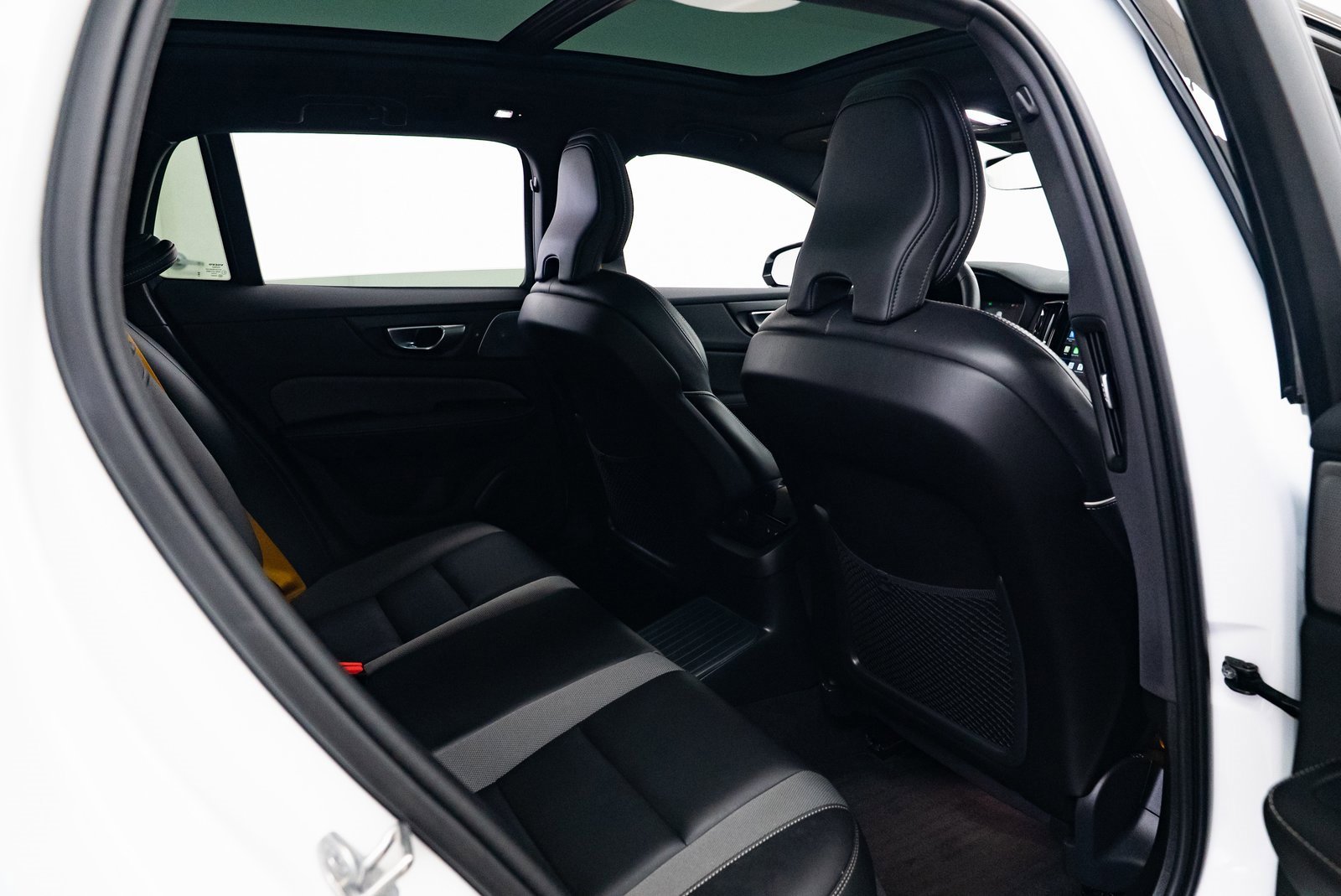 Used 2024 Volvo V60 T8 Polestar image 24